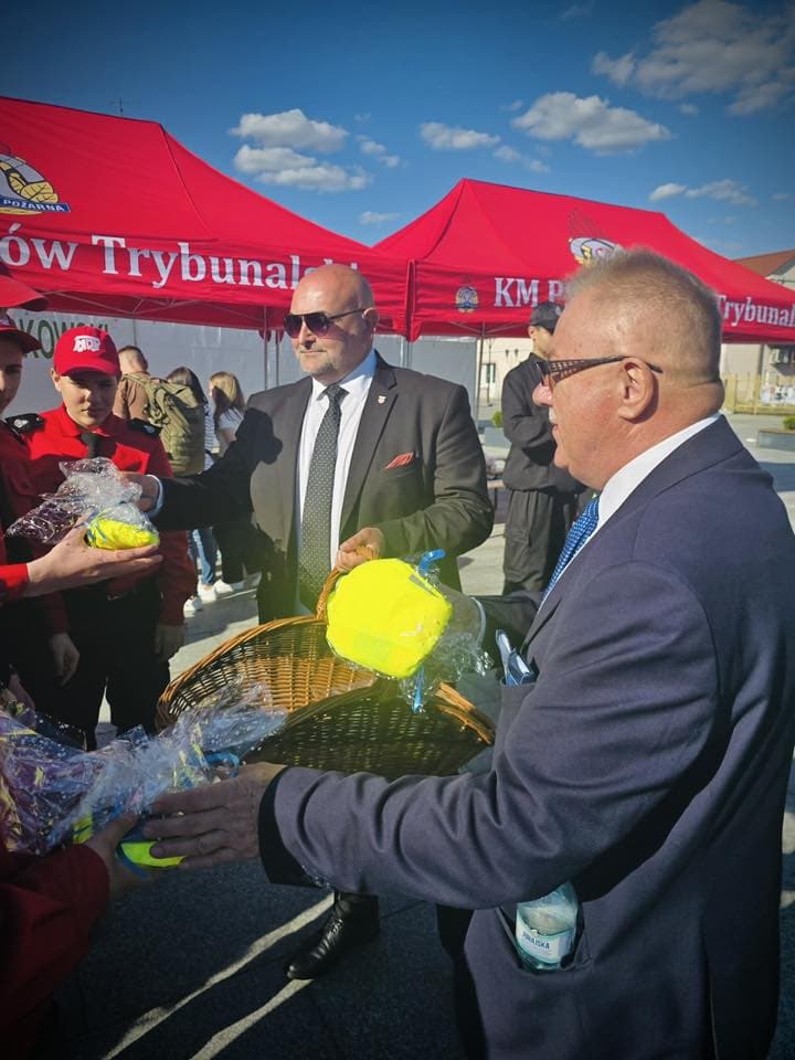 Uczestnicy Powiatowego Święta Strażaka