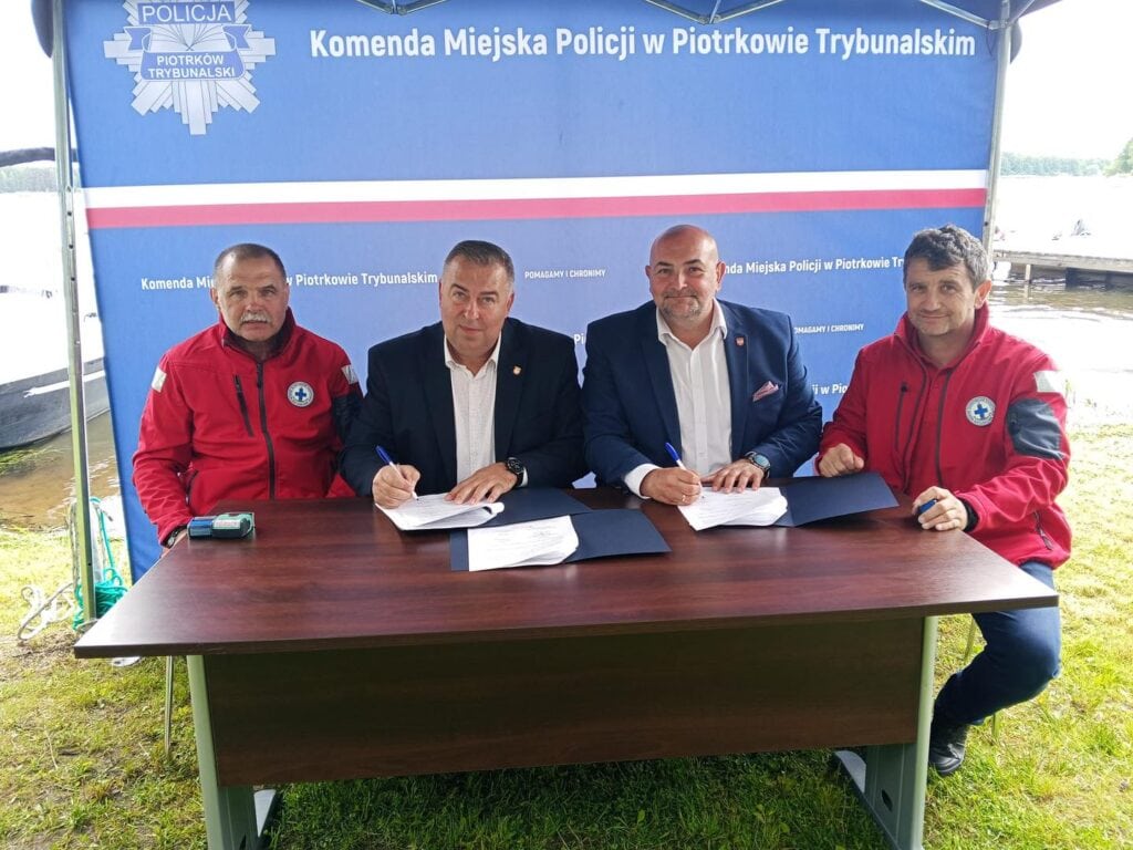 Bezpieczne lato nad wodą – Powiat Piotrkowski zawarł kluczowe porozumienia z Policją i WOPR