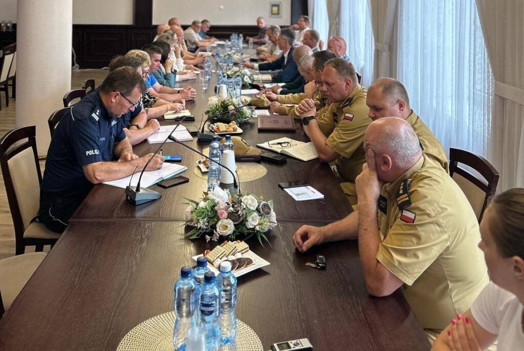 Powiat Piotrkowski gotowy na nadchodzące burze – posiedzenie Zespołu Zarządzania Kryzysowego