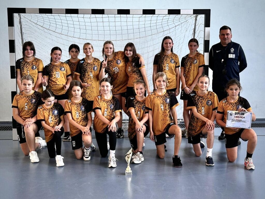 Powiatowe Mistrzostwa w Piłce Ręcznej Dziewcząt i Chłopców w Gomulinie