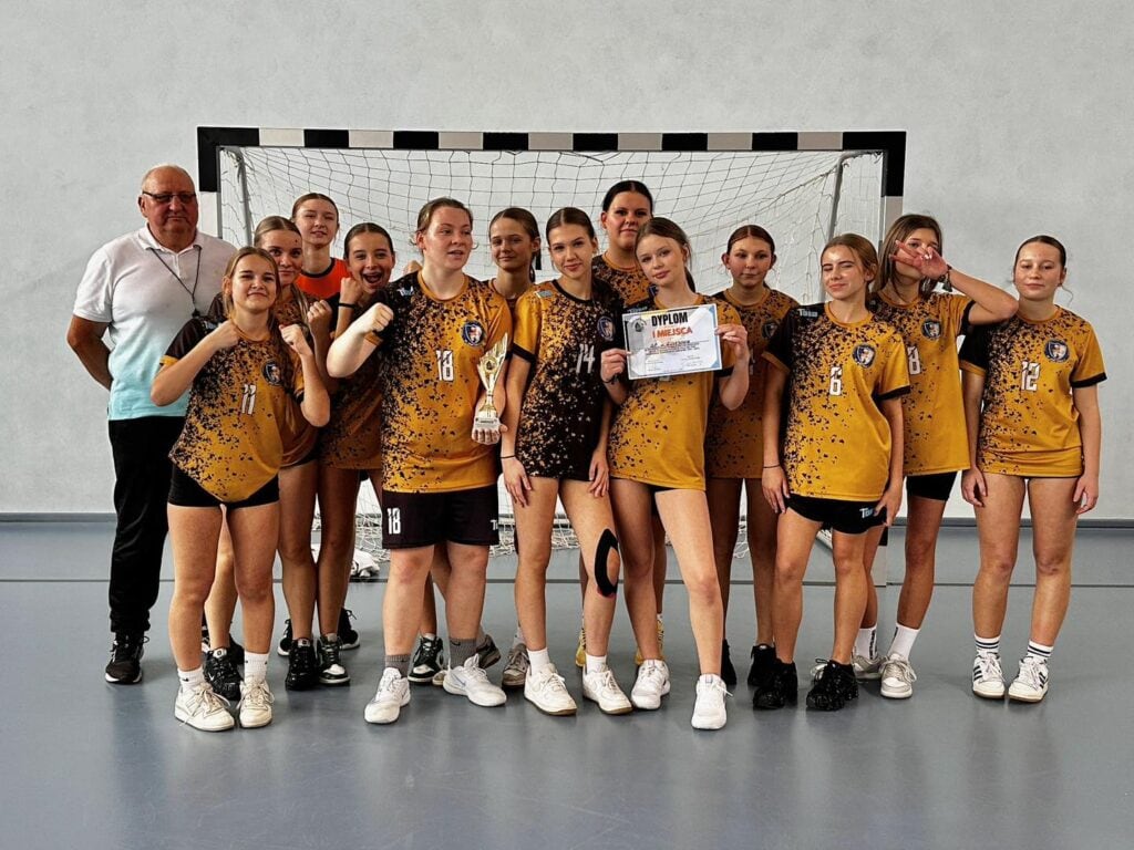 Mistrzostwa Powiatu Piotrkowskiego w piłce ręcznej zakończone