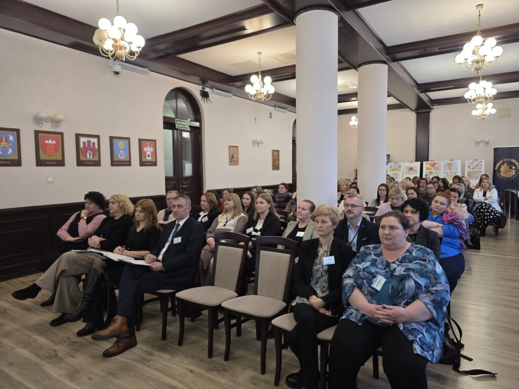 Zdrowie psychiczne na pierwszym planie. Specjaliści i pedagodzy debatowali w Starostwie Powiatowym