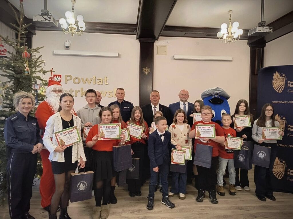 „Choinka pełna bezpieczeństwa” – nagrodzono młodych artystów