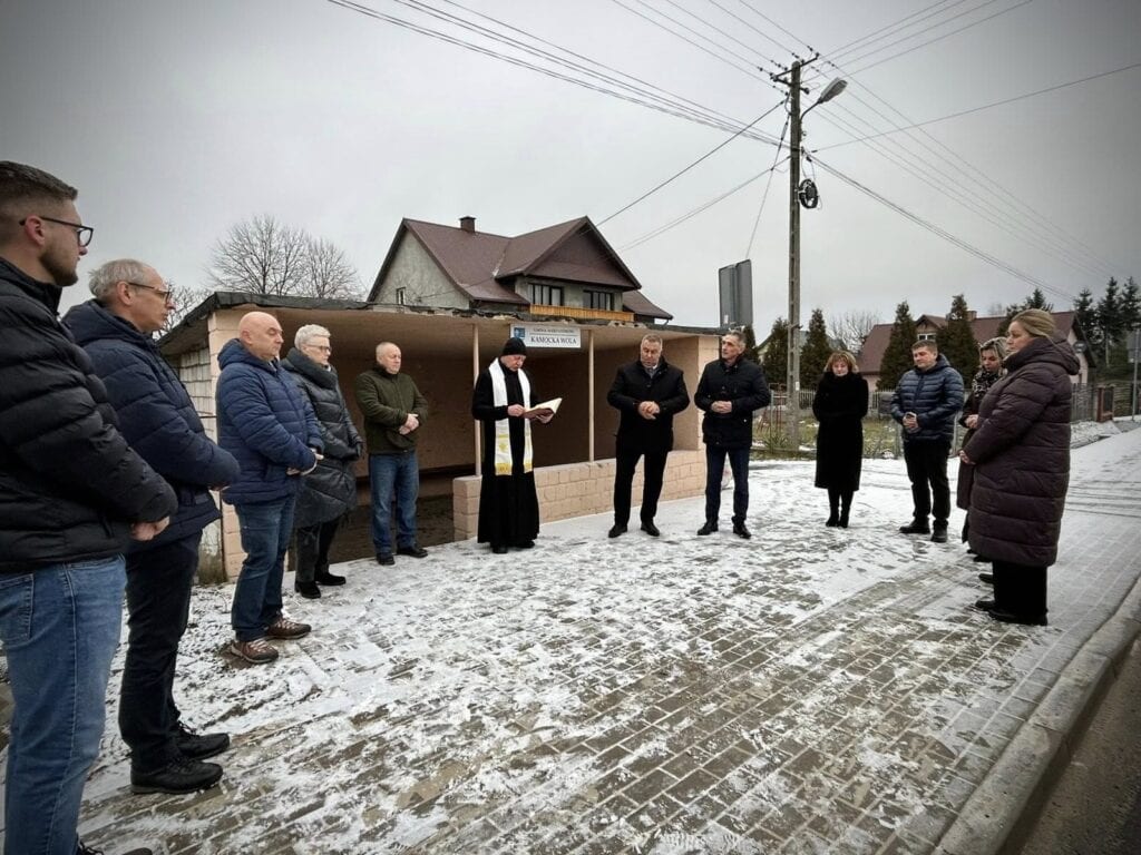 W Kamockiej Woli można korzystać z nowego chodnika