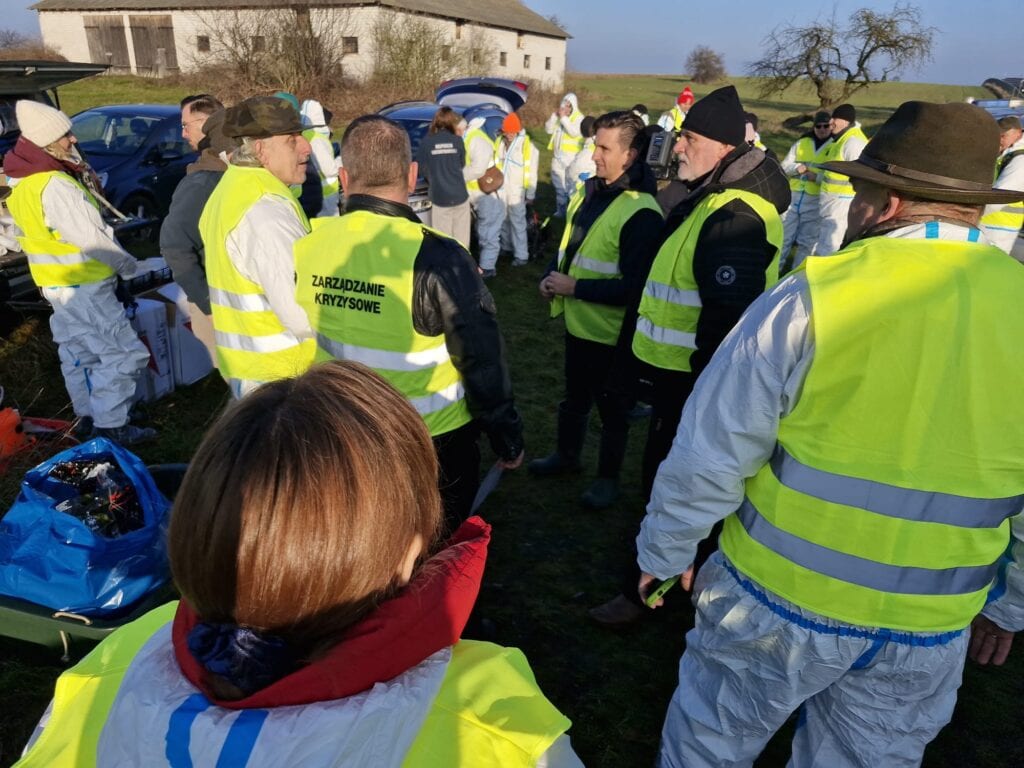 Rozpoczęły się działania poszukiwawcze trucheł dzików w związku z ASF. W akcji bierze udział około 130 osób