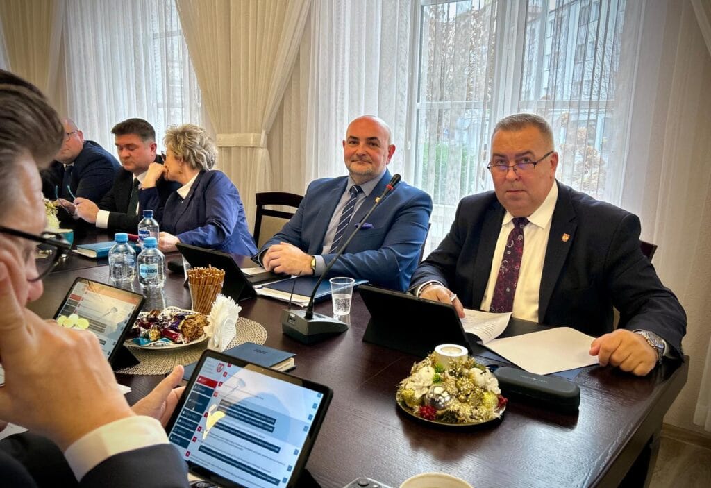 Budżet, bezpieczeństwo i decyzje o znaczeniu strategicznym. Rada Powiatu uchwaliła plan finansowy na 2026 rok