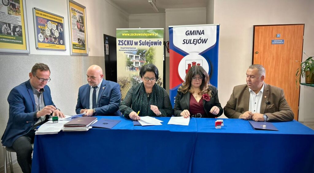 Nowy rozdział dla szkoły w Sulejowie – gmina przejmuje prowadzenie placówki