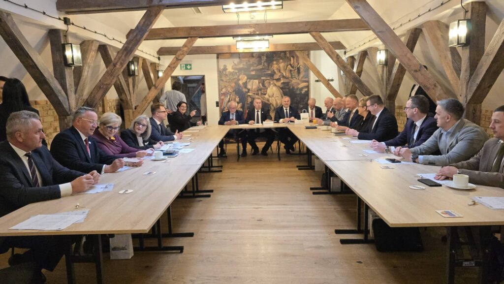 Samorządy Ziemi Piotrkowskiej spotkały się w Sulejowie
