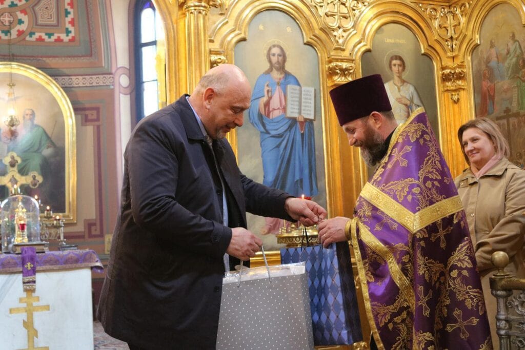 Ćwierć wieku oddania i obecności – parafia żegna ks. Jana Jakimiuka