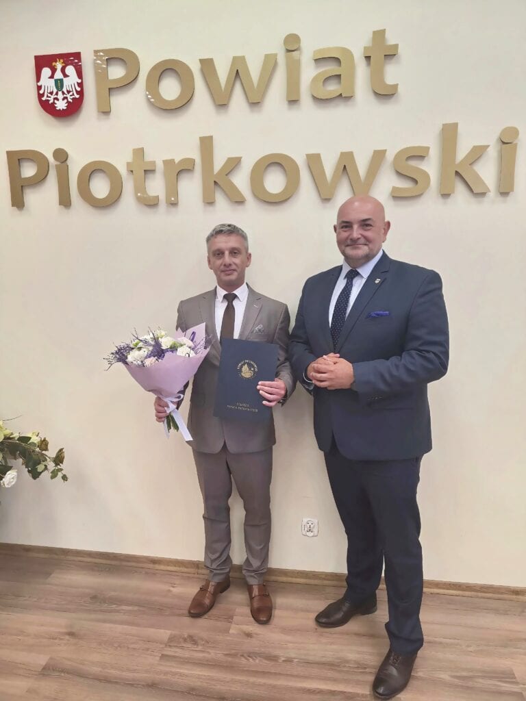 Maciej Stachaczyk nadal na czele Zespołu Szkół w Czarnocinie! Kolejna kadencja dyrektora