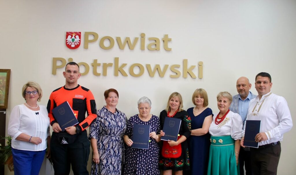 Inwestujemy w zdrowie mieszkańców Powiatu Piotrkowskiego – podpisanie umów na zadania z zakresu ochrony i promocji zdrowia