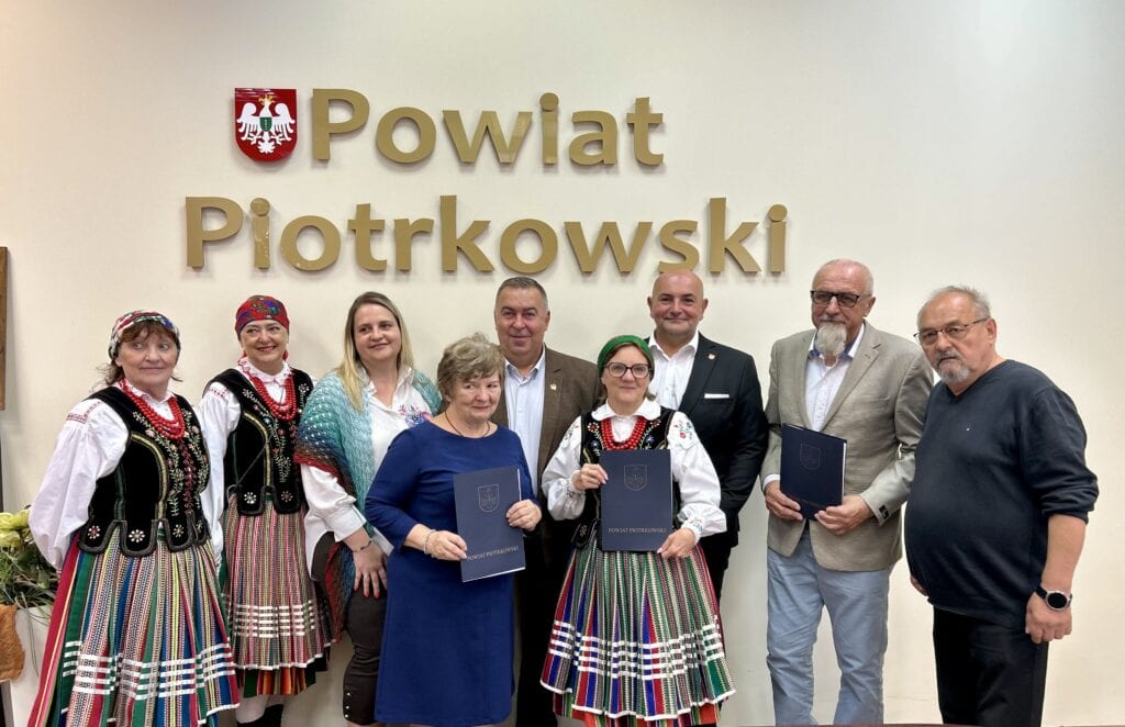 Powiat wspiera kulturę Ziemi Piotrkowskiej! Cztery organizacje z dofinansowaniem na działania kulturalne!