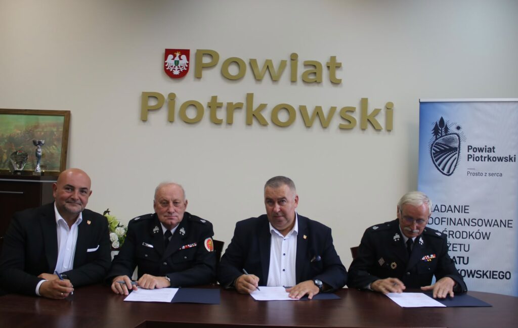 Powiat Piotrkowski wspiera młodych strażaków! Umowa na XIV Powiatowe Zawody MDP podpisana