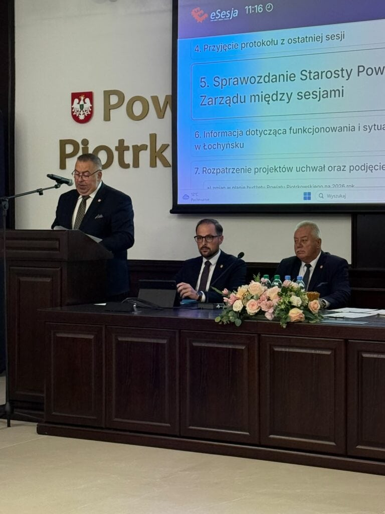 Za nami sesja Rady Powiatu Piotrkowskiego. Dobre wieści z DPS w Łochyńsku i kolejne inwestycje drogowe